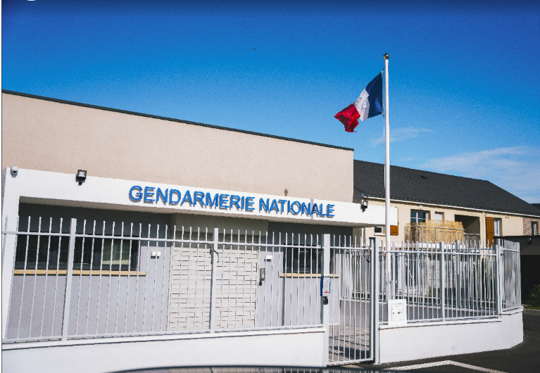 Entrée de la gendarmerie nationale de Survilliers terminée